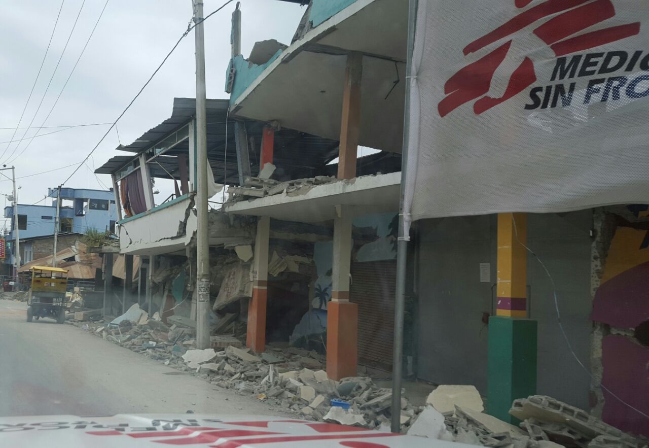 chamanga en équateur après le tremblement de terre 