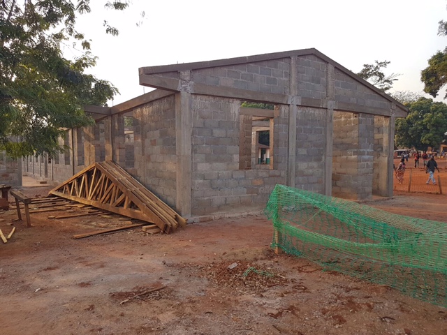 Salle des urgences en construction à l'hôpital de Bangassou