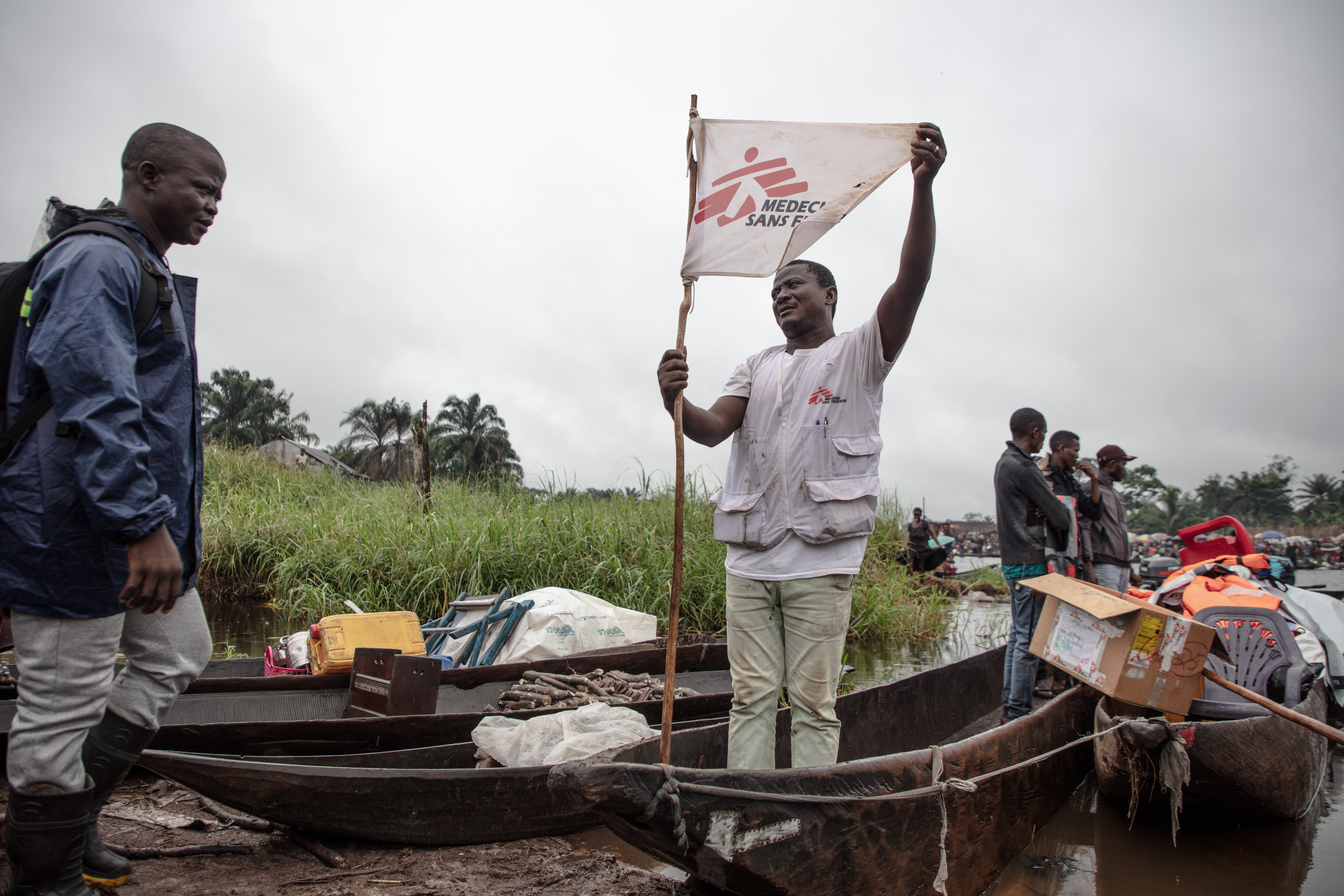 Employé MSF sur un bateau