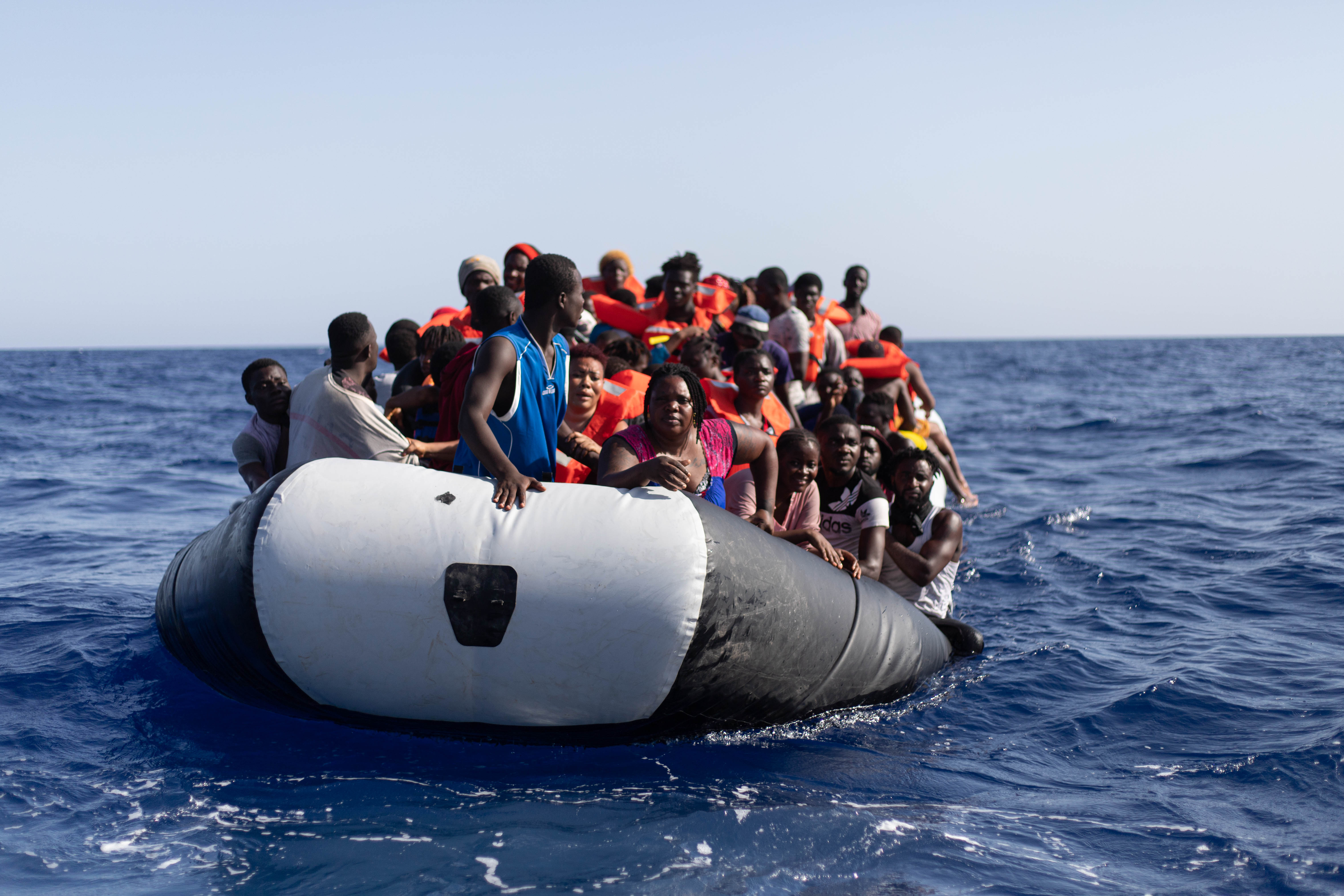 Vluchtelingen op een rubberenboot