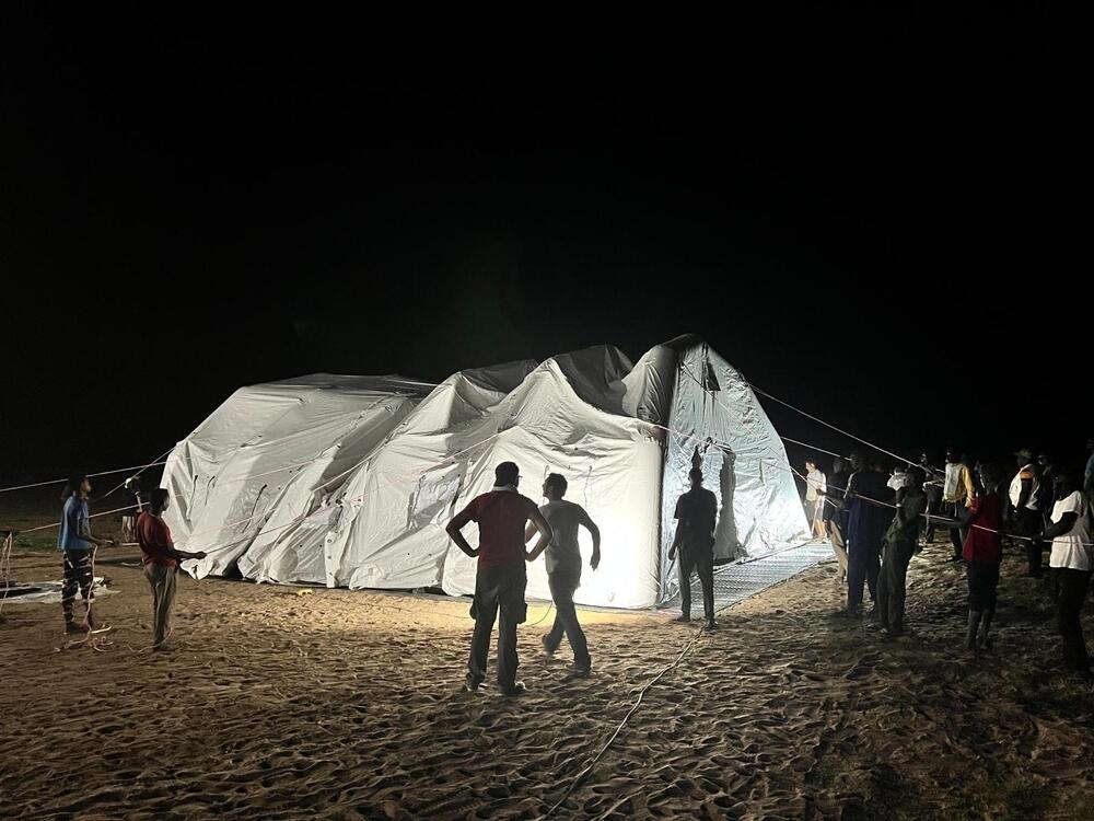 hôpital gonflable de pointe pour traiter le grand nombre de blessés au Tchad