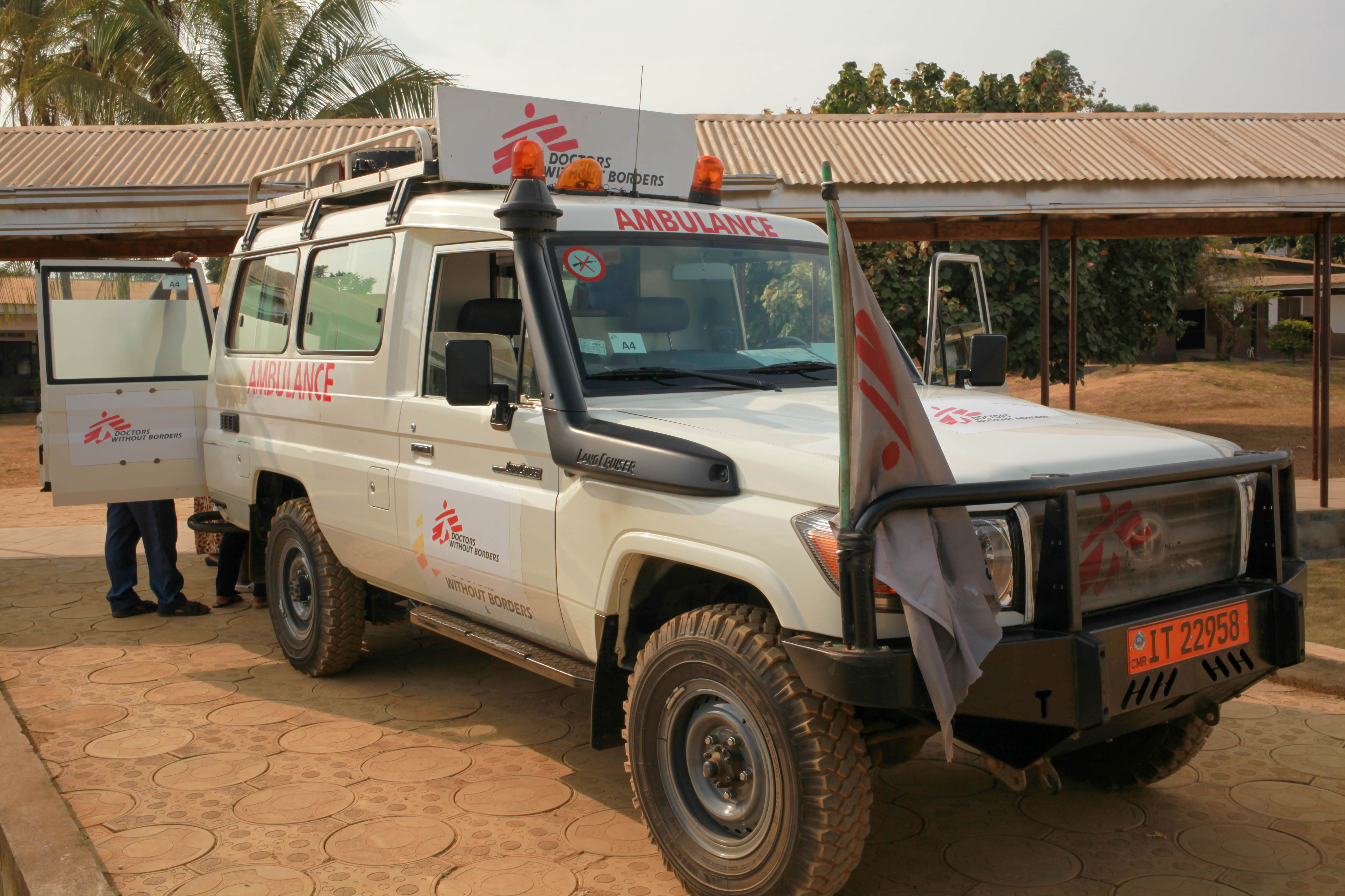 Ambulance MSF à l'hôpital de Mamfe