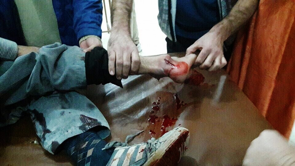 2015: Enorme ontheemdencrisis (4) November 2015: Zeven mensen komen om het leven en 47 raken gewond bij een 'dubbeltap'-vatenbombardement op een door Artsen zonder Grenzen gesteund ziekenhuis in een belegerd gebied van de stad Homs.