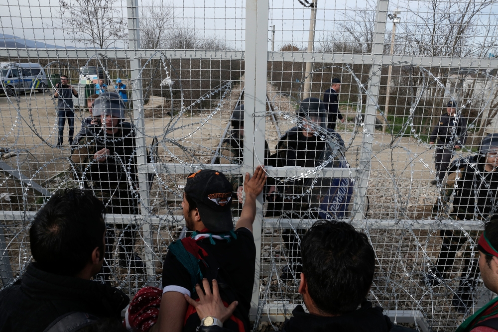 En février 2016, des afghans étaient coincés à la frontière entre la Macédoine et la Grèce 
