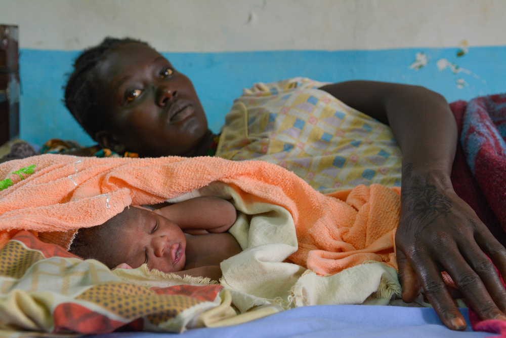 Une mère et son nouveau-né au Soudan du Sud