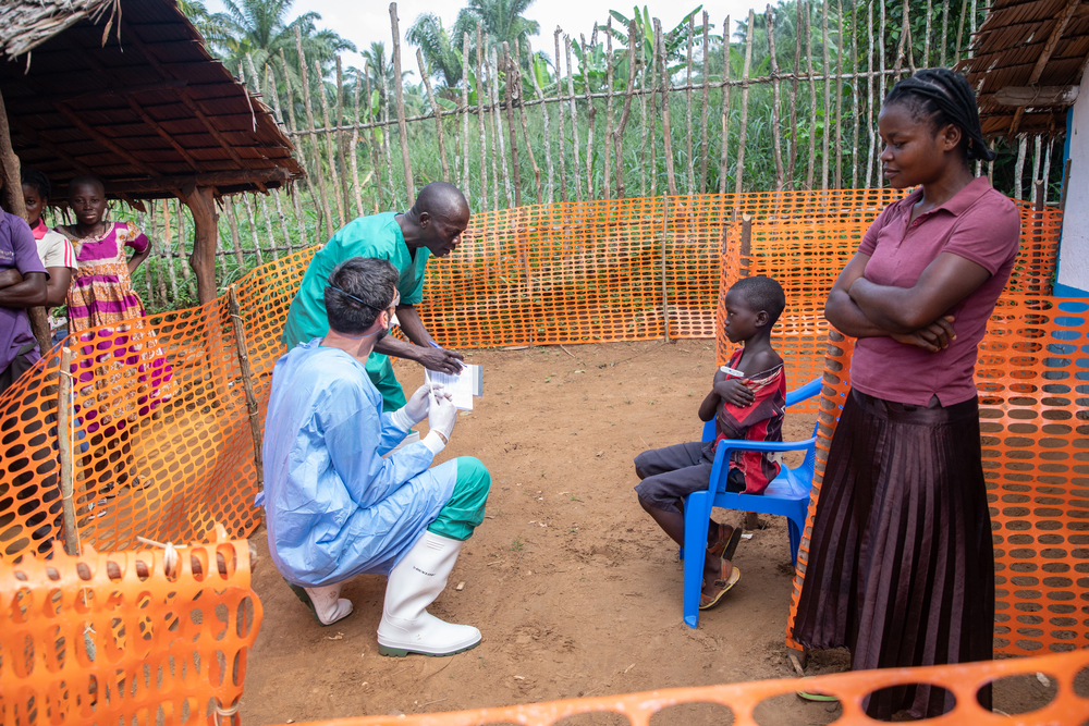 In mei 2018 zetten we tijdens de ebola-uitbraak in de Evenaarsprovincie een vaccinatiecampagne op poten. Eerstelijnswerkers en contacten van bevestigde patiënten werden er onder protocol gevaccineerd. 