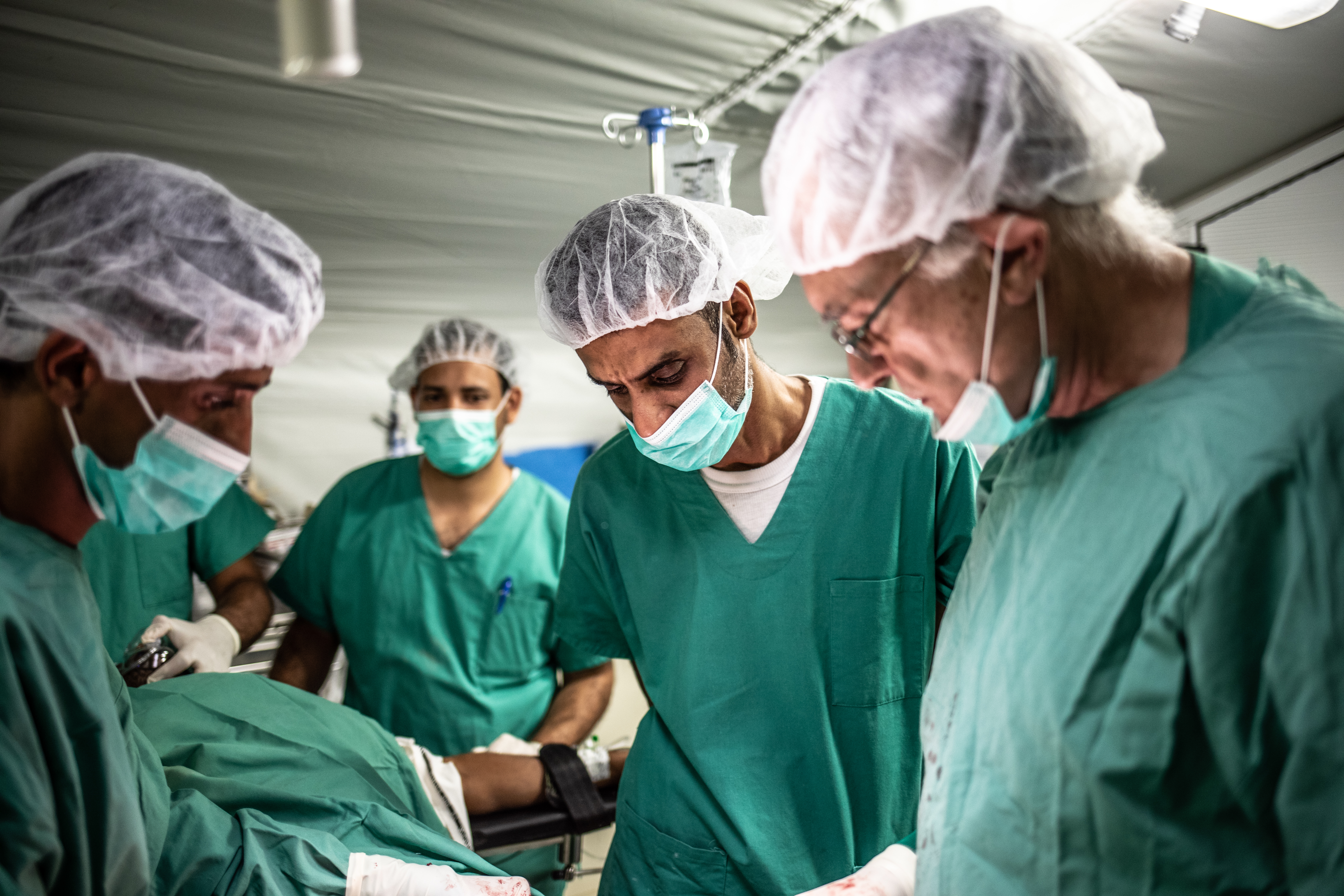 In agustus 2018 openden we in Mocha, in het district Taiz, een chirurgisch ziekenhuis om de oorlogsgewonden van de frontlinie tussen Taiz en Hodeidah te verzorgen. Het ziekenhuis in Mocha is de enige medische structuur in de hele regio. © Agnes Varraine-Leca, december 2018.enige ziekenhuis in de regio 