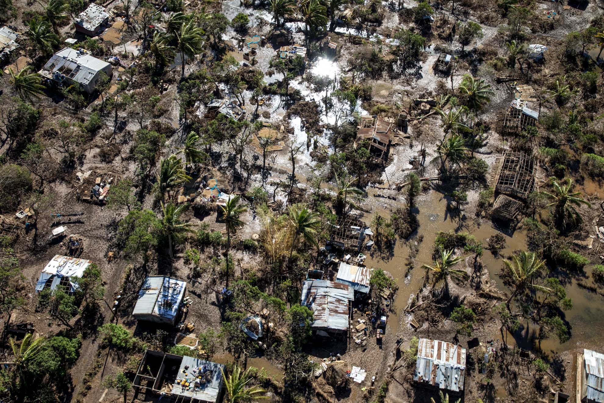 luchtfoto van de getroffen regio rond Buzi