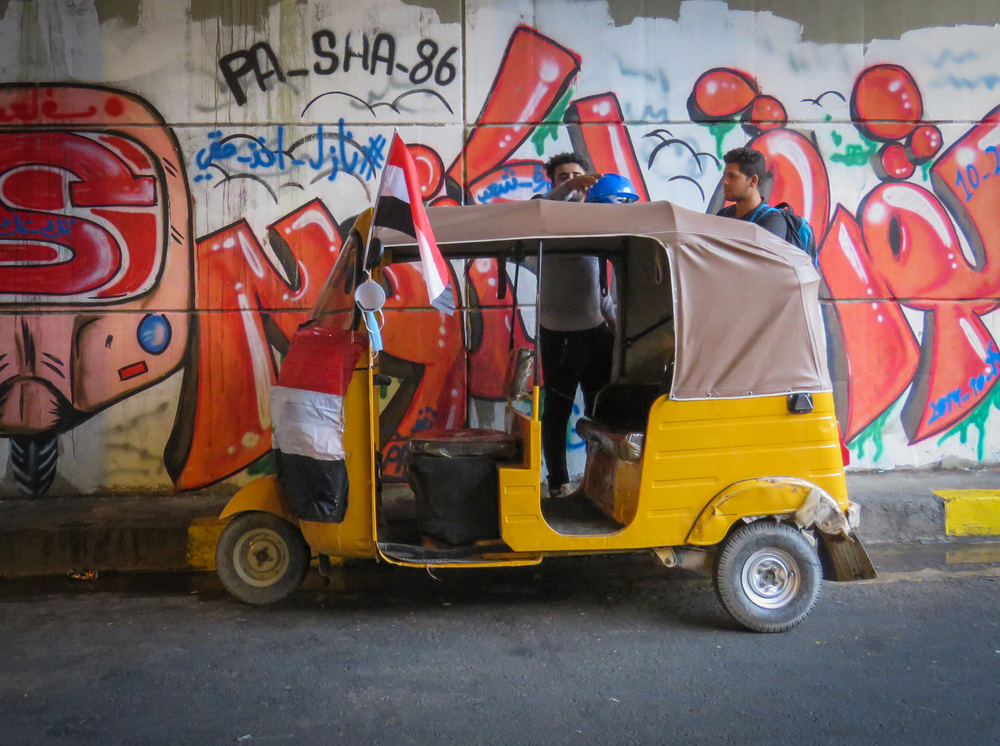 Les tuk-tuks bagdadis, désormais appelés « ambulances de la nation », sont devenus un véritable symbole des récentes protestations.