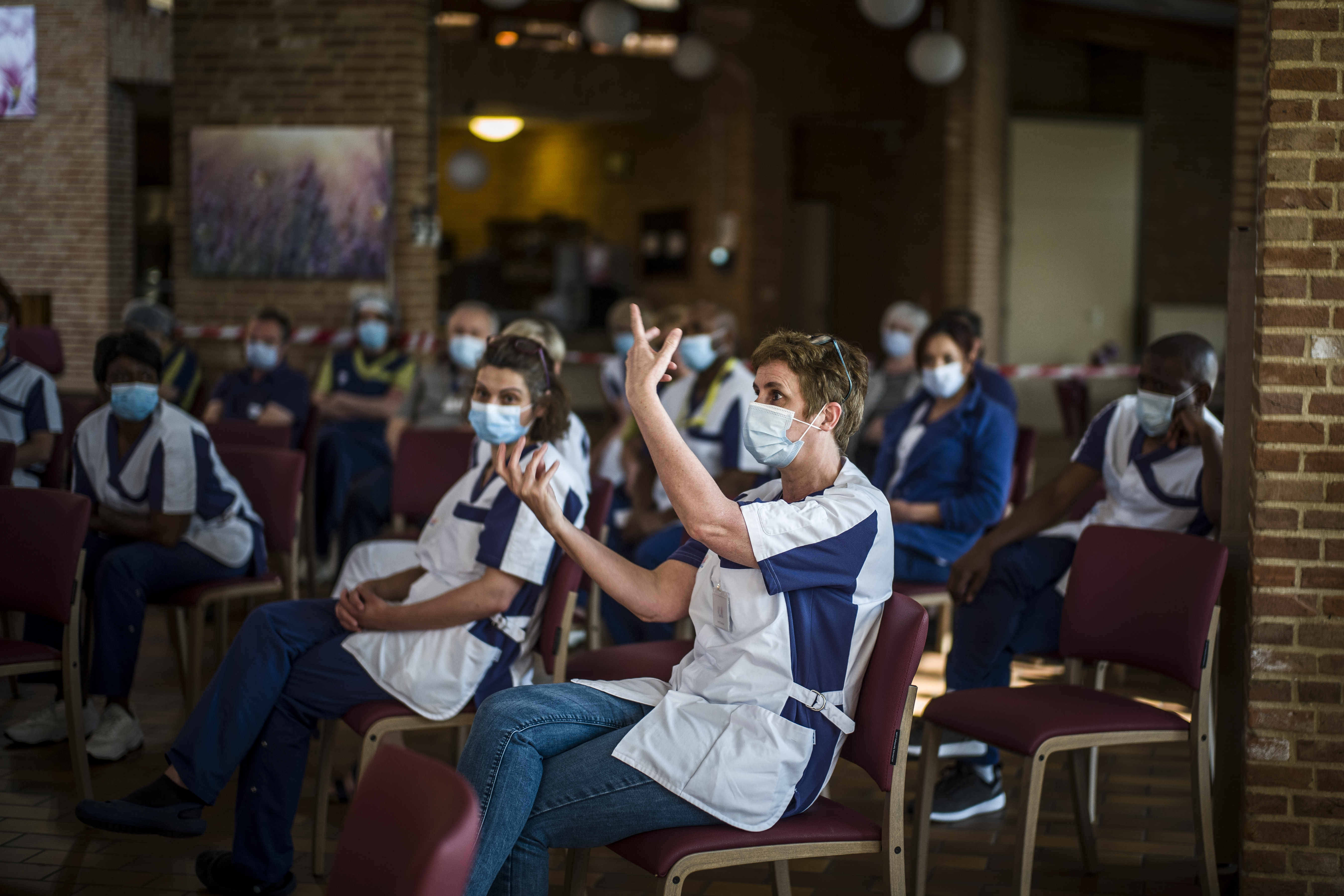 In maart gaven onze teams training aan het personeel van een woonzorgcentrum in Jette. © Olivier Papegnies, maart 2020.