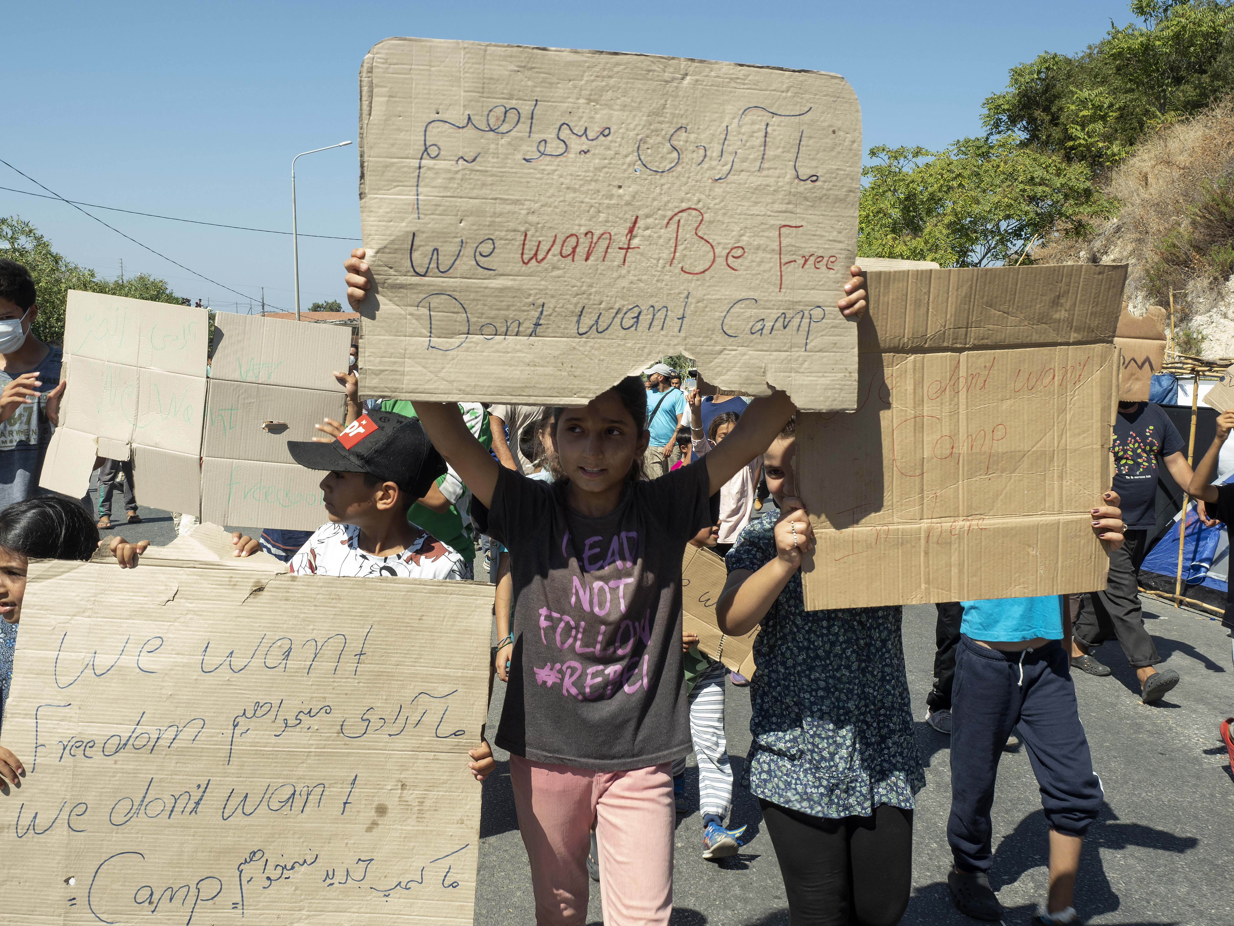 Na de brand in Moria protesteerden de ex-bewoners van Moria tegen de bouw van een nieuw kamp