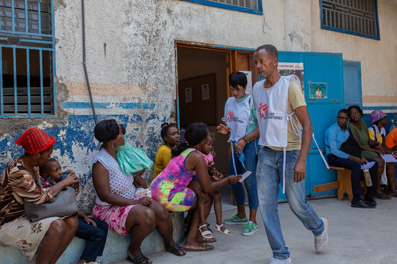 AZG medewerkers met patiënten in Port-au-Prince