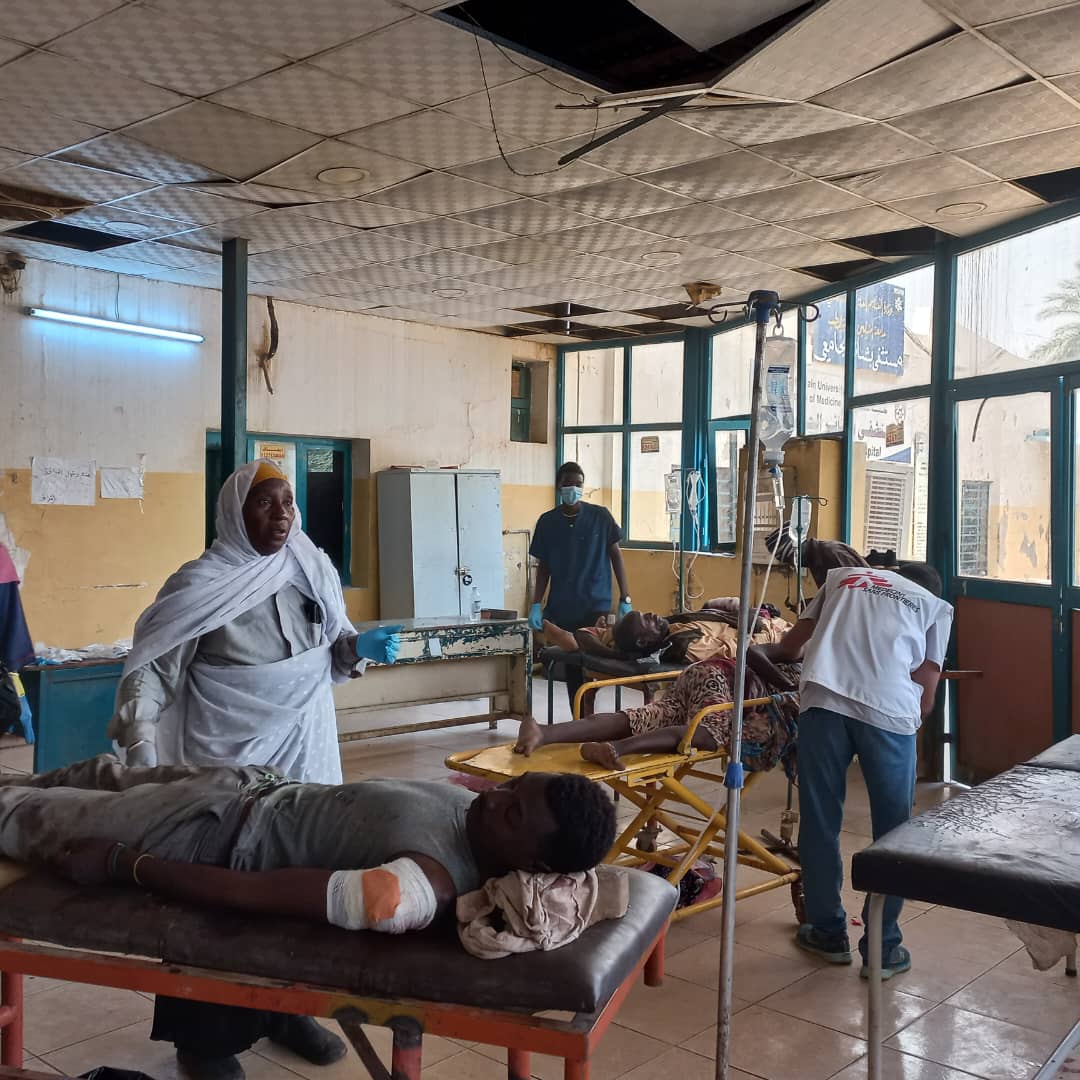 Het door AZG gesteunde ziekenhuis Bashair in het zuiden van Khartoem ontving meer dan 60 gewonde patiënten en 43 doden na een explosie op een markt op 10 september