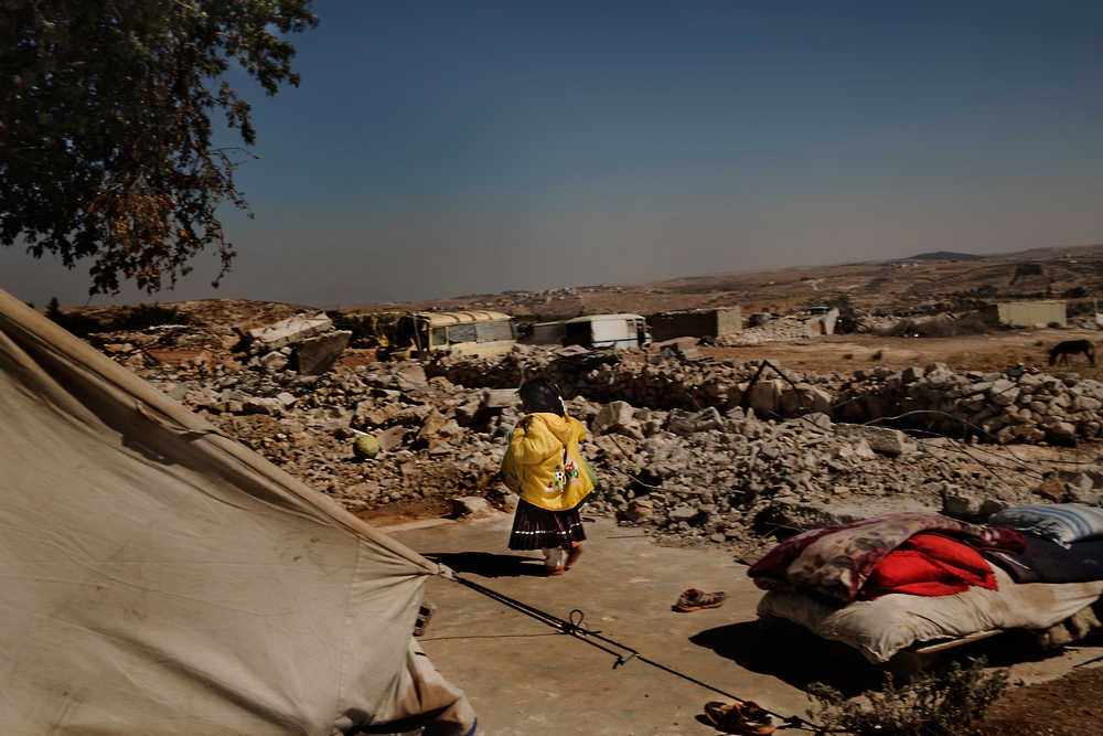 Vernielde huizen ten zuiden van Hebron © Anna Surinyach/AZG