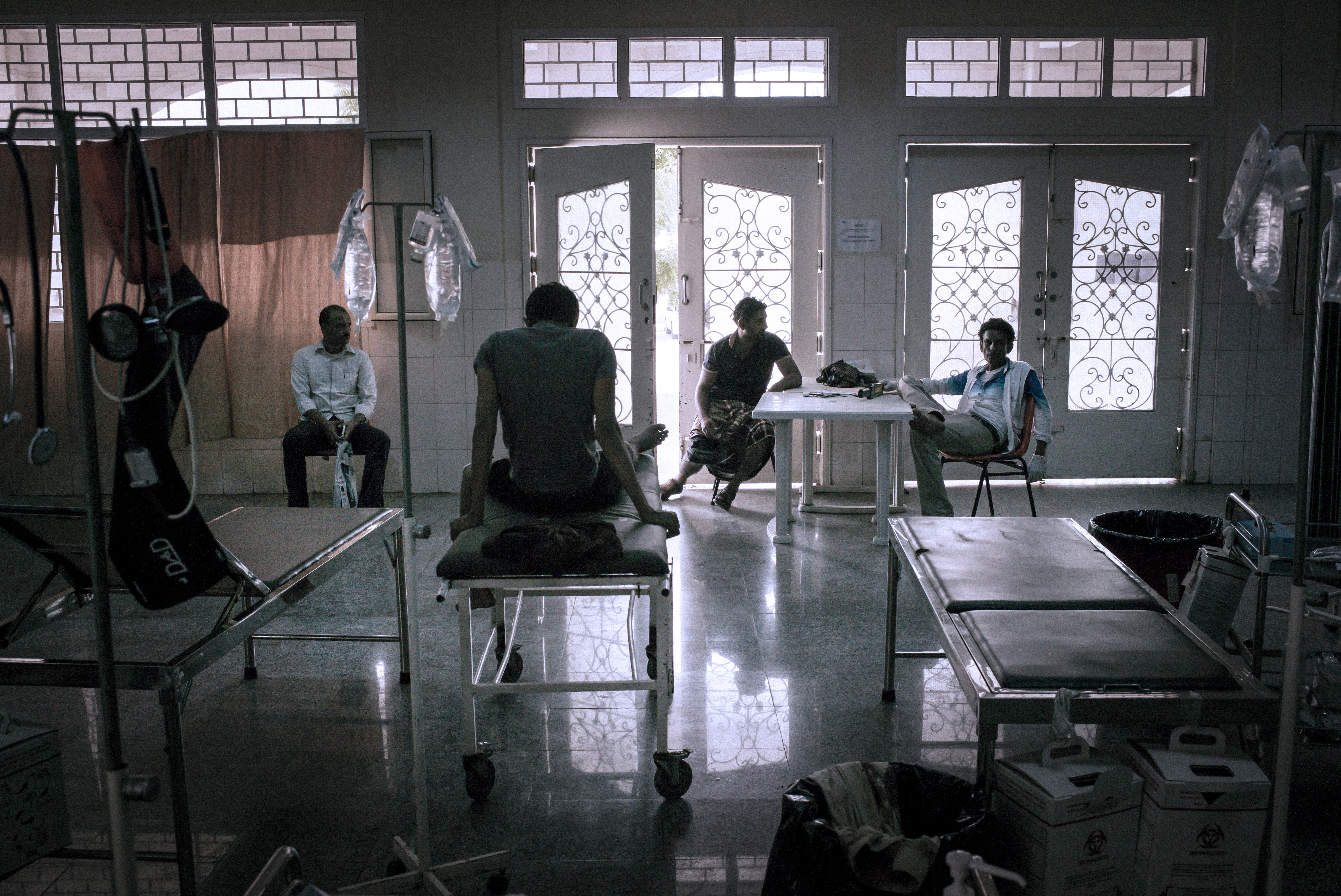 Salle d'urgence de l'hôpital d'Aden. © Guillaume Binet/MYOP
