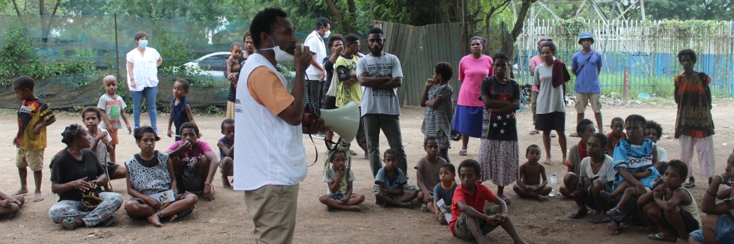Une équipe de sensibilisation pour la lutte contre la tuberculose en Papouasie-Nouvelle-Guinée