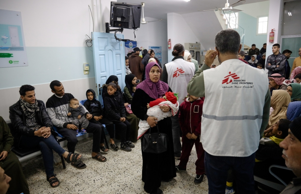 Offensive terrestre déclarée par Israël sur Rafah, équipe MSF au travail