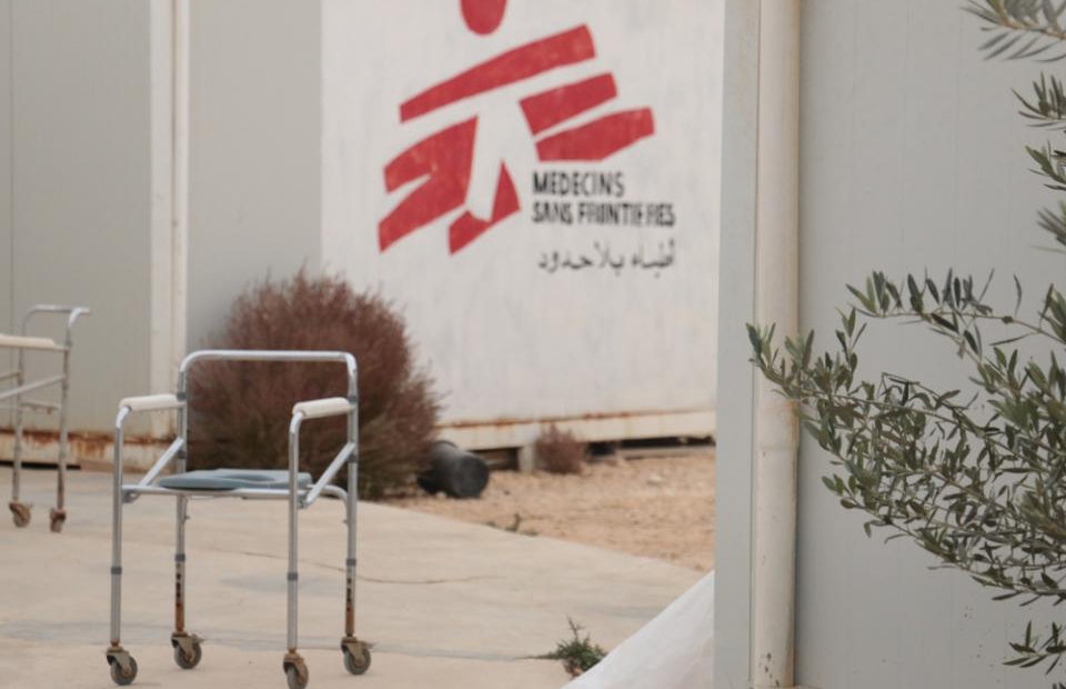 Artsen zonder Grenzen sluit kliniek in Zaatari omdat Syrische oorlogsgewonden Jordanië niet in kunnen