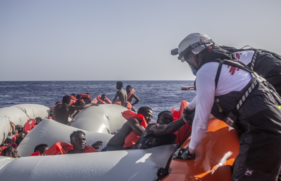 In de namiddag van 27 juni redde het AZG-team 71 mensen uit een in nood verkerende opblaasbare boot. 22mensen worden vermist, 3 mensen zijn gestabiliseerd.