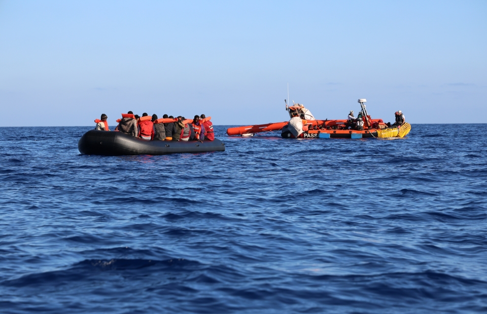 Gens sur un bateau