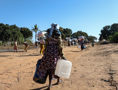 AZG deelt hulpgoederen uit aan ontheemde mensen in Mozambique