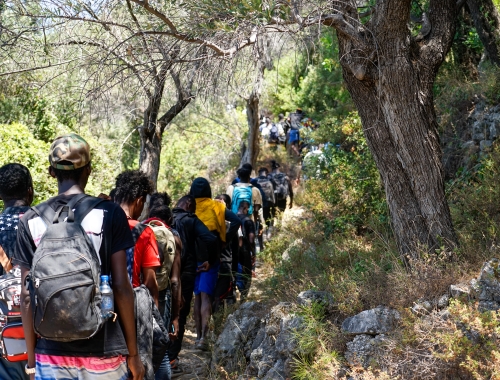 Artsen Zonder Grenzen verzorgt patiënten die getuigen slachtoffer te zijn geweest van extreem gewelddadige pushbacks op het Griekse eiland Samos