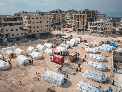 Vue d'hélicoptère d'une clinique mobile en Syrie