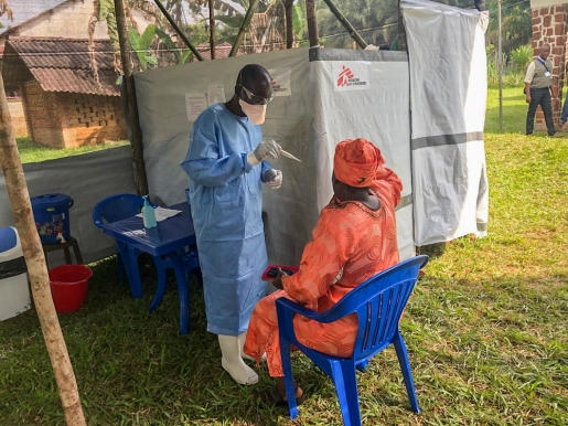 Zone de triage du site de vaccination à Bikoro © Yap Boum/MSF
