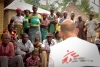 Séance de sensibilisation de la population à l'Ebola en Guinée. © Joffrey Monnier/MSF. Guinée, 2015.